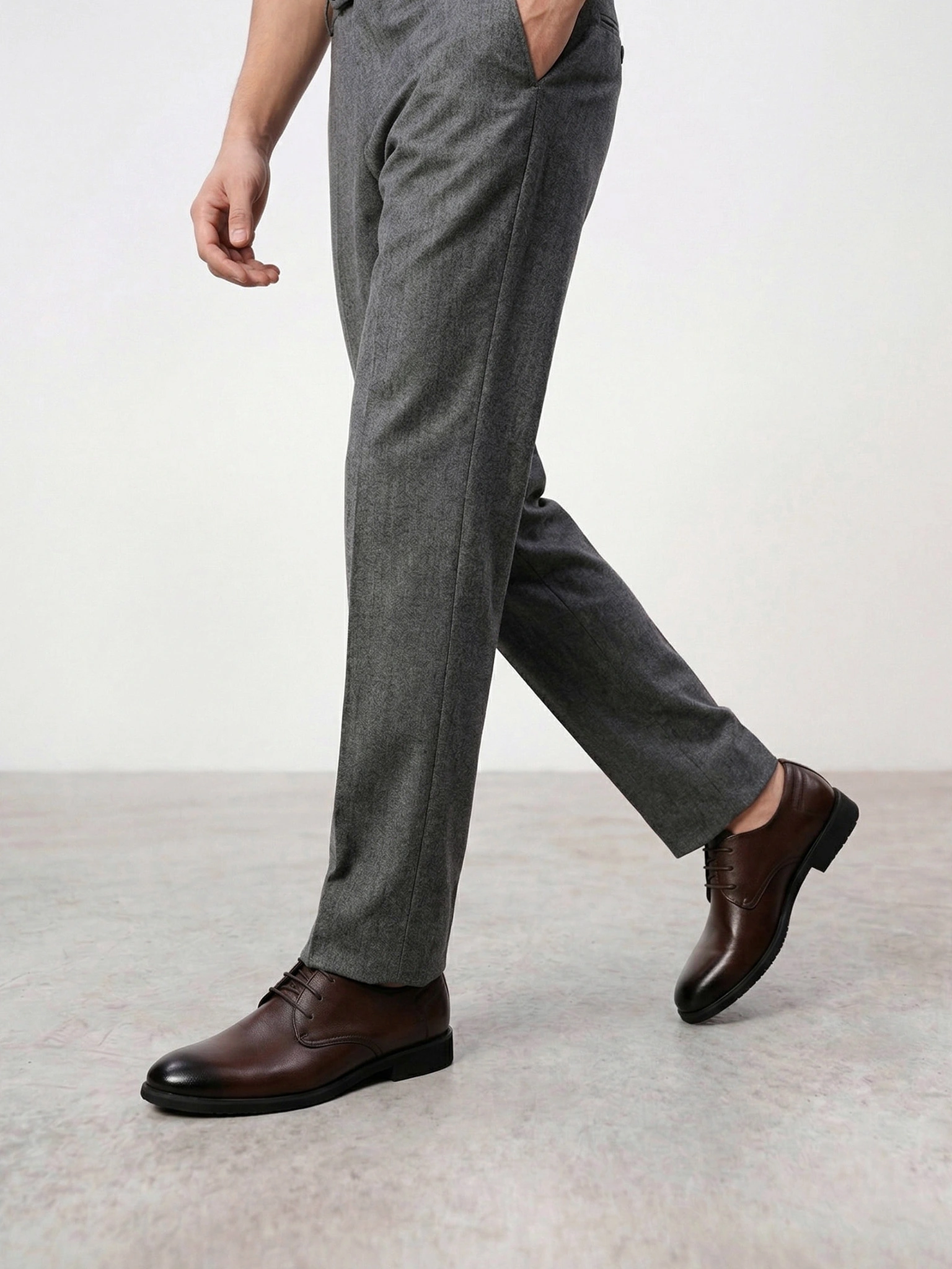 Туфли-дерби коричневого цвета на низком каблуке